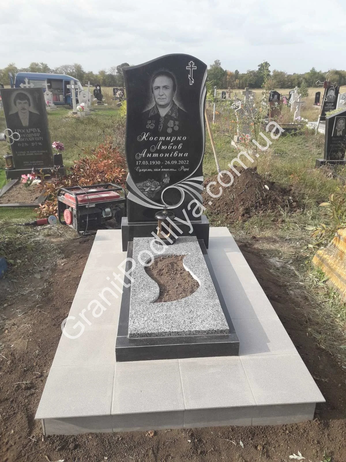 Подвійний пам'ятник з граніту - Кам'янець-Подільський | GranitPodillya